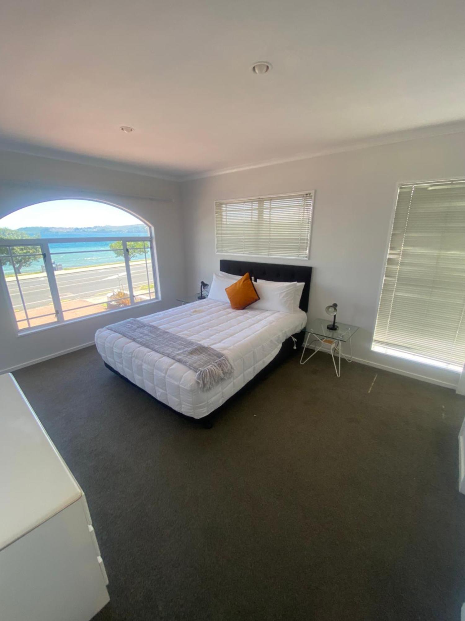 Lakeside Taupo Motel Экстерьер фото